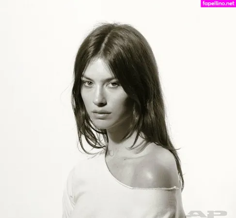 Gracie Abrams OnlyFans Thumbnail #lTQefxDIFG