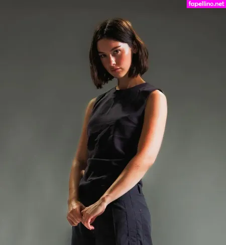 Gracie Abrams OnlyFans Thumbnail #pFlfj0hfhC