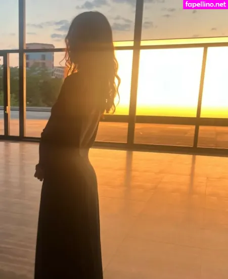 Gracie Abrams OnlyFans Thumbnail #r2Yh19Mdu1