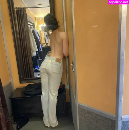 Gracie Abrams OnlyFans Thumbnail #s4zGYFFMri