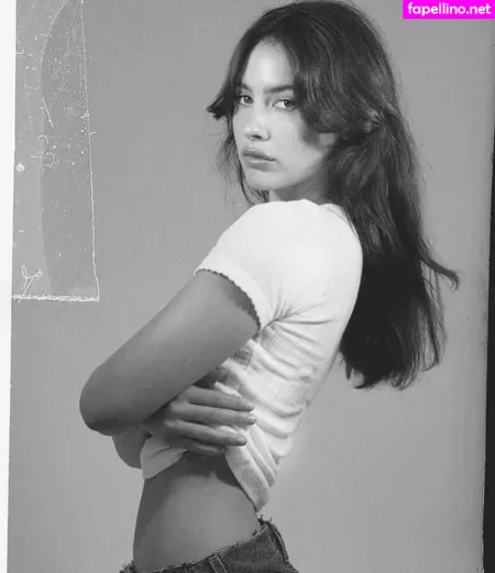 Gracie Abrams OnlyFans Thumbnail #sgRagSz8SZ