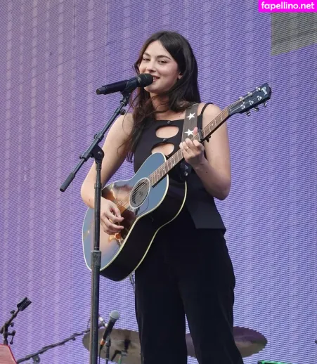 Gracie Abrams OnlyFans Thumbnail #smYP6zI9By