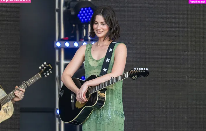 Gracie Abrams OnlyFans Thumbnail #tQIZeY6243