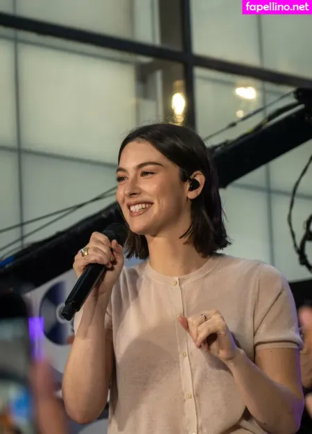 Gracie Abrams OnlyFans Thumbnail #tT6m8IgT3J