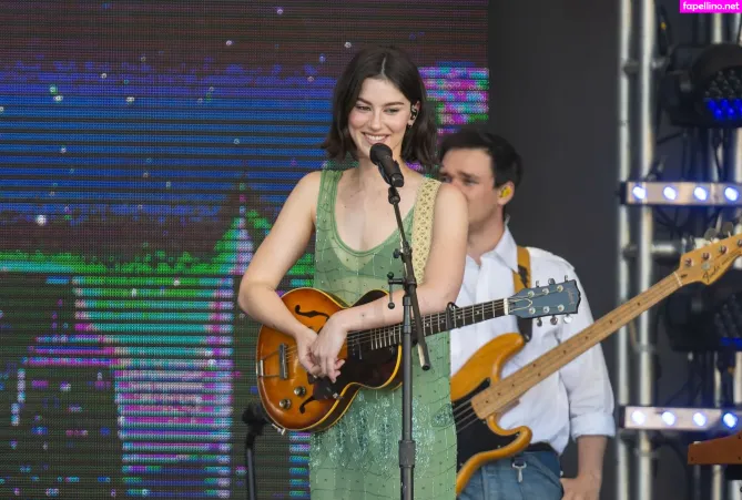 Gracie Abrams OnlyFans Thumbnail #vNx8JklC4F