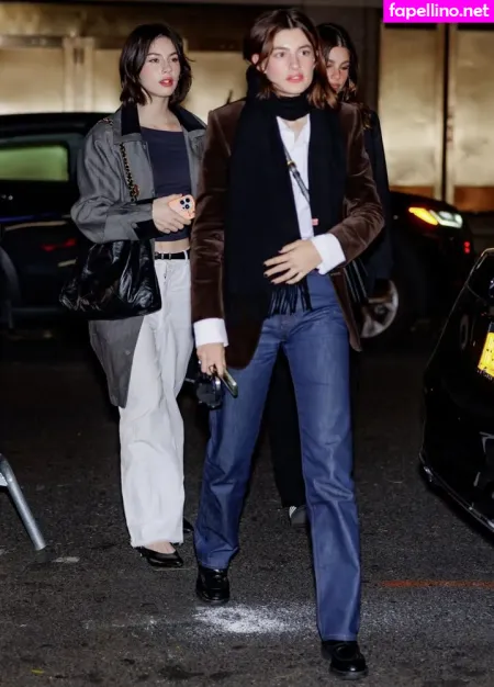 Gracie Abrams OnlyFans Thumbnail #wOygwFGf78