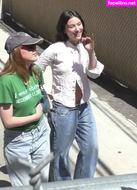 Gracie Abrams OnlyFans Thumbnail #wXPzo9A5Ej