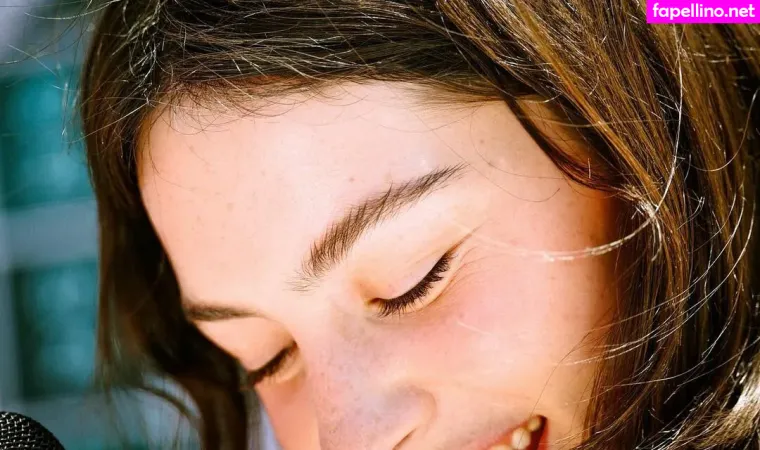 Gracie Abrams OnlyFans Thumbnail #yXxLbSjfYL