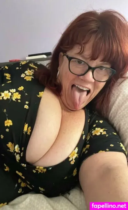 Grandma Nika OnlyFans Thumbnail #8XlLSqSCcz