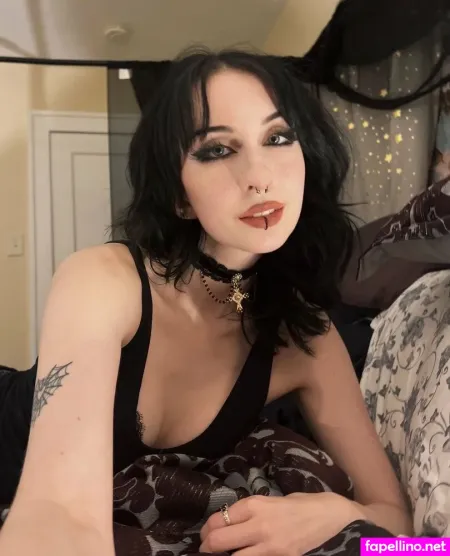 Graveghostie OnlyFans Thumbnail #1l7nGYMiYD