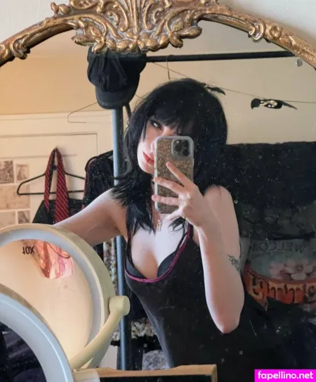 Graveghostie OnlyFans Thumbnail #Q8R4zcocU2