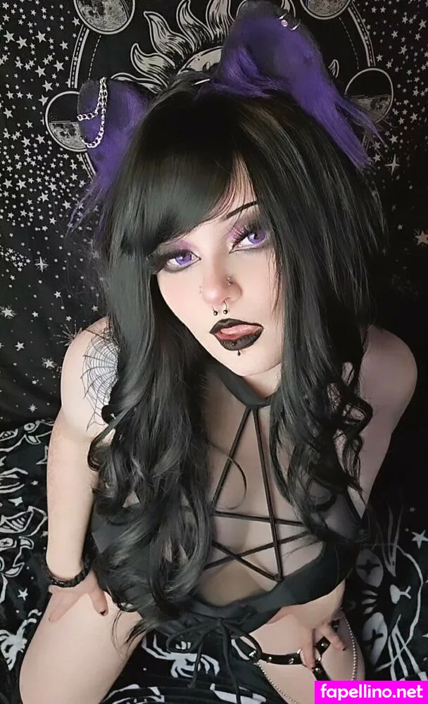 graveyardbabe1031, xgraveyard_babex Nude Leaked OnlyFans Photo #5gjfluh65n