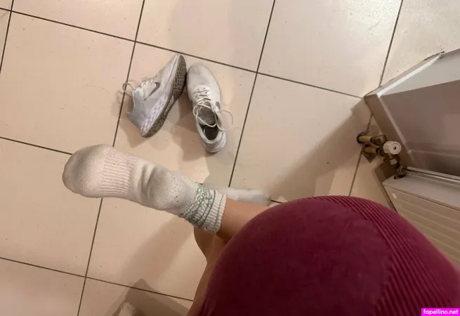 Greekfeetfantasy OnlyFans Thumbnail #KNCLfWjrOF