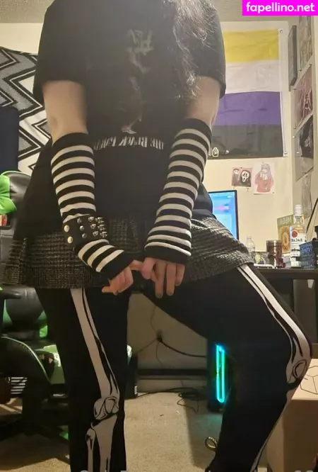 Greentea98 OnlyFans Thumbnail #KEmbzQCsZ5