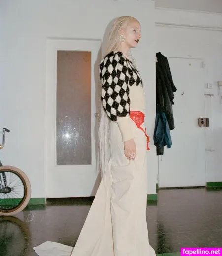 Greta Isaac OnlyFans Thumbnail #VYwB0JuL33