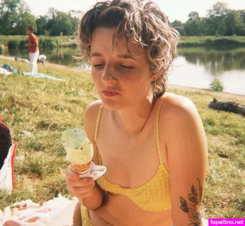 Greta Isaac OnlyFans Thumbnail #fVpAn4xVaN