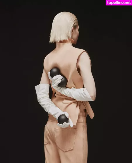 Grimes OnlyFans Thumbnail #9T2idxoNRf