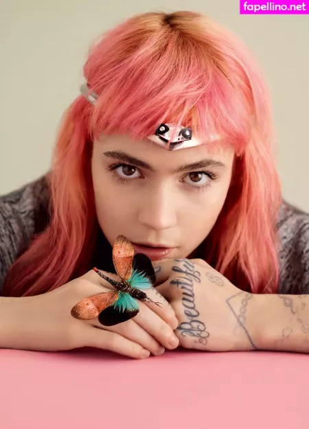 Grimes OnlyFans Thumbnail #PzVTzUR0Iw