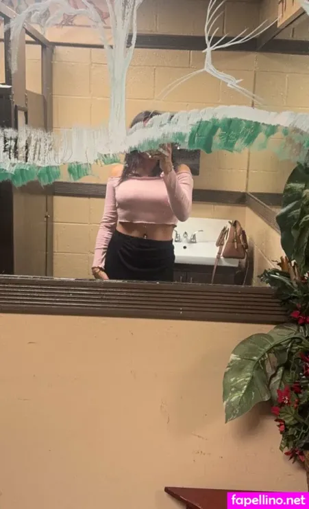 Grippieredd OnlyFans Thumbnail #wWEf9LgAT9