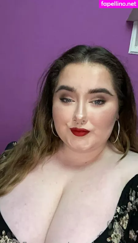 Growing Piggy1305 OnlyFans Thumbnail #0S2XmciDrG
