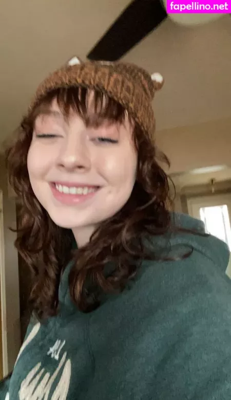 Gulliblecream288 OnlyFans Thumbnail #CczM8DJ0iM