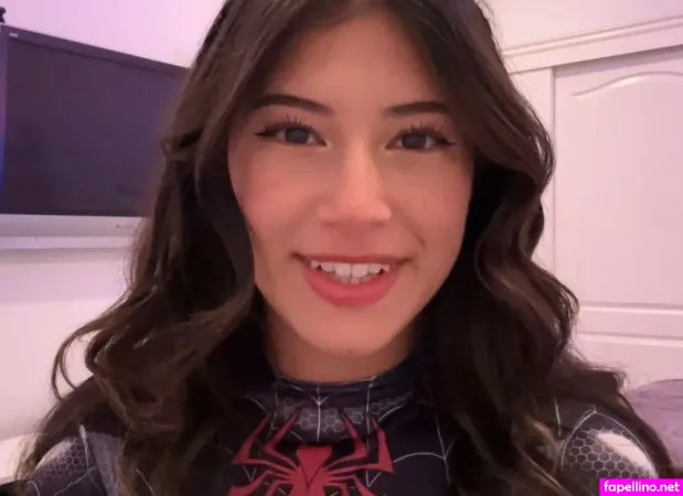 Gumoochie OnlyFans Thumbnail #WG1R9AlSqA