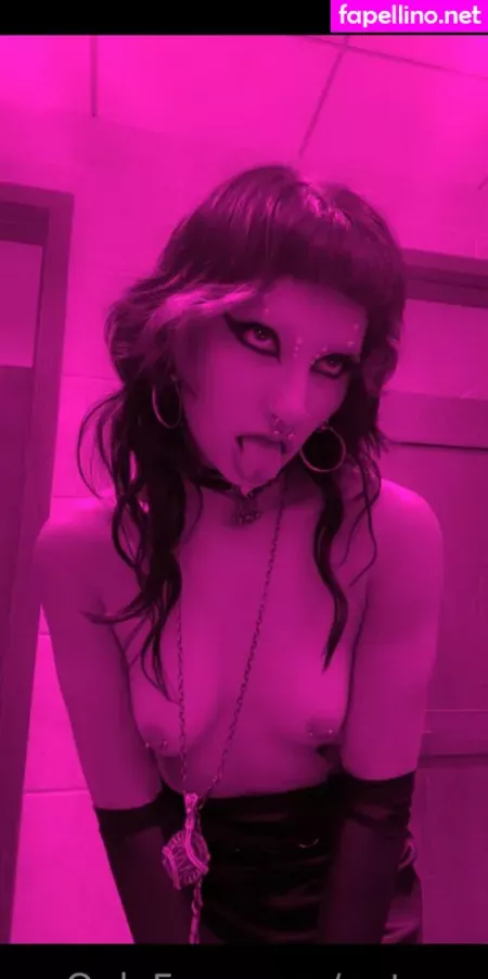 Gutwax OnlyFans Thumbnail #7cWrwrsrGG