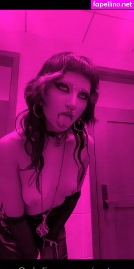 Gutwax OnlyFans Thumbnail #em3MUIXttU