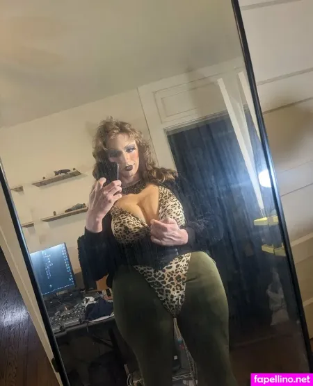 Gwen Ophelia OnlyFans Thumbnail #EWT7xHwrxe