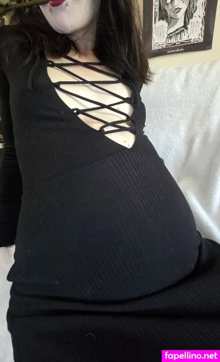 Gweninthegraveyard OnlyFans Thumbnail #0MrR90oCcH