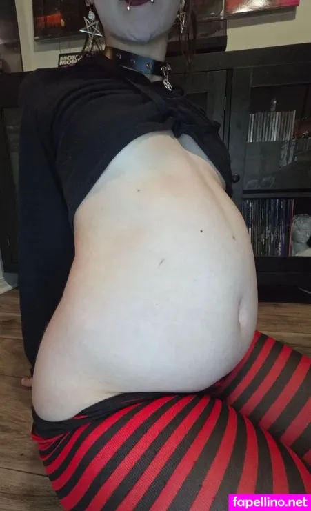 Gweninthegraveyard OnlyFans Thumbnail #px4NVom5pM