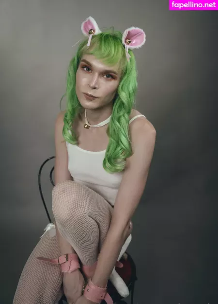 Gwenphoenix OnlyFans Thumbnail #12qAAXnur0