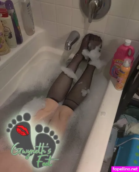 Gwyneths Feet OnlyFans Thumbnail #E2Y3DL6EnE