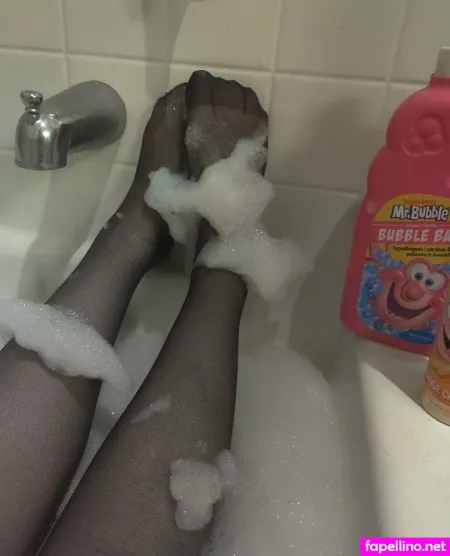 Gwyneths Feet OnlyFans Thumbnail #LmONJBaeTI