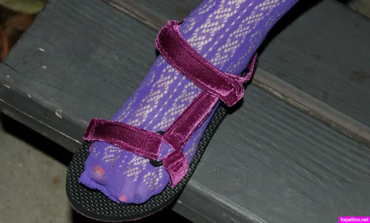 Gwyneths Feet OnlyFans Thumbnail #Y0y9fOY9t4