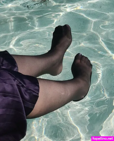 Gwyneths Feet OnlyFans Thumbnail #i3F2yMsHMN