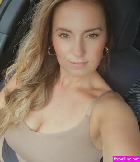 H0t Wife69 OnlyFans Thumbnail #2CoBVBURJc
