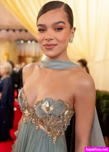 Hailee Steinfeld 1 OnlyFans Thumbnail #UMjlUiGygS