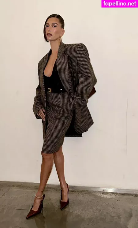 Hailey Baldwin Bieber OnlyFans Thumbnail #KM8zm5XDBW