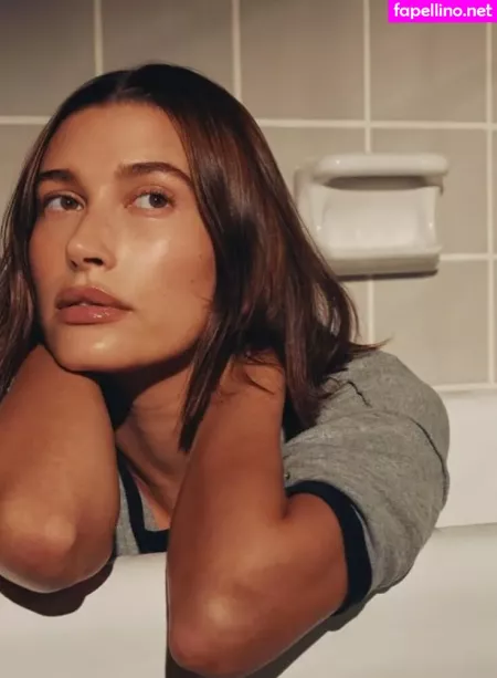 Hailey Baldwin Bieber OnlyFans Thumbnail #MIUzmev1YV