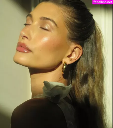 Hailey Baldwin Bieber OnlyFans Thumbnail #WBDHF3RcHk