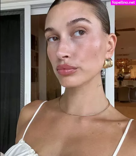Hailey Baldwin Bieber OnlyFans Thumbnail #cM3E7G1qMc