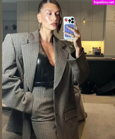 Hailey Baldwin Bieber OnlyFans Thumbnail #kF37uOfXXV