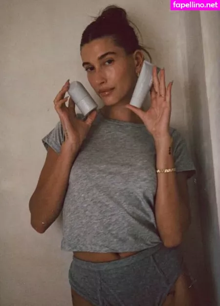 Hailey Baldwin Bieber OnlyFans Thumbnail #y0CsHVjBOd