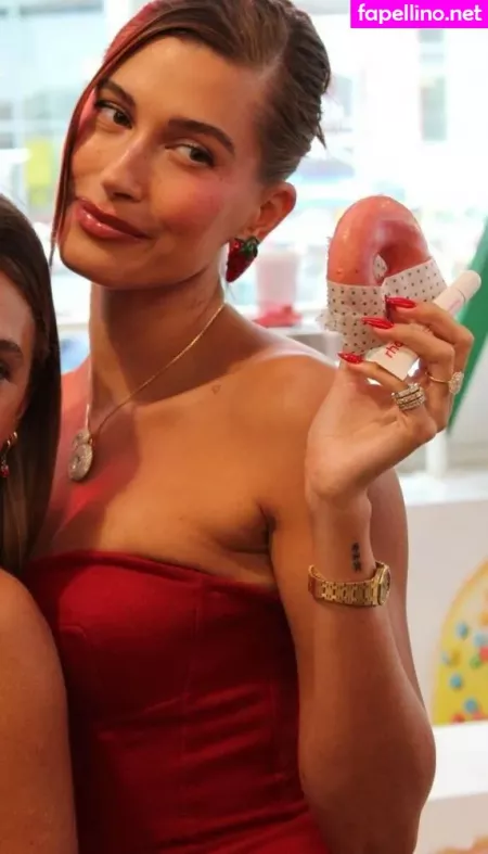 Hailey Baldwin Bieber OnlyFans Thumbnail #y9xWp47f8a
