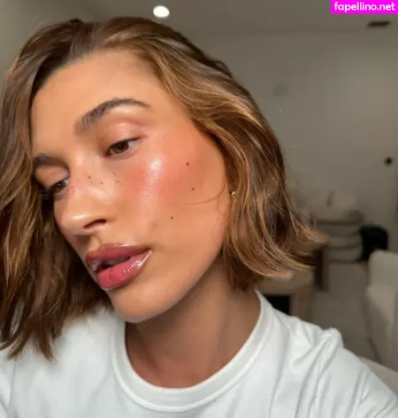 Hailey Baldwin Bieber OnlyFans Thumbnail #yPrG6Iuvsc