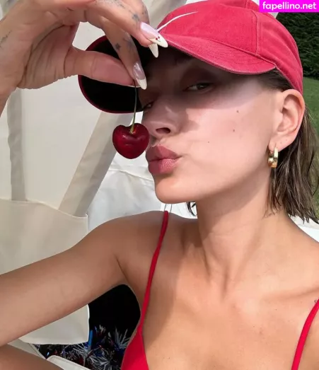 Hailey Baldwin Bieber OnlyFans Thumbnail #z4Hpi0mmQL