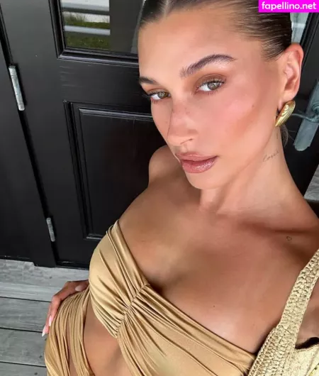 Hailey Baldwin Bieber OnlyFans Thumbnail #z9lvk2Mu6I