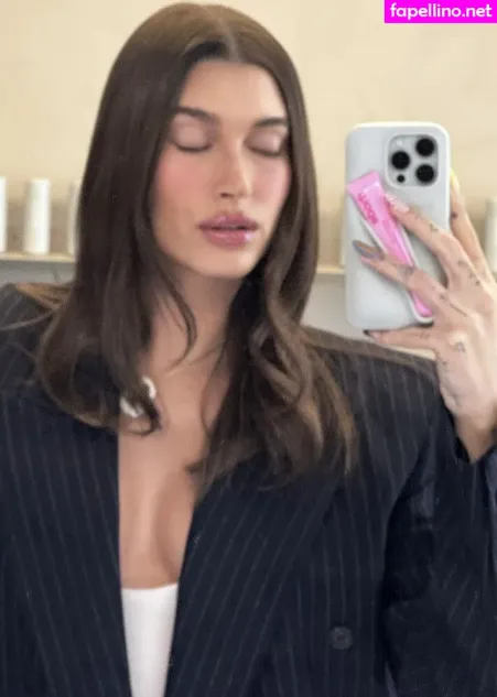 Hailey Baldwin OnlyFans Thumbnail #0u8Ys5OoHW