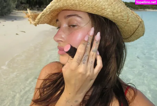 Hailey Baldwin OnlyFans Thumbnail #2SQHHSqIk3